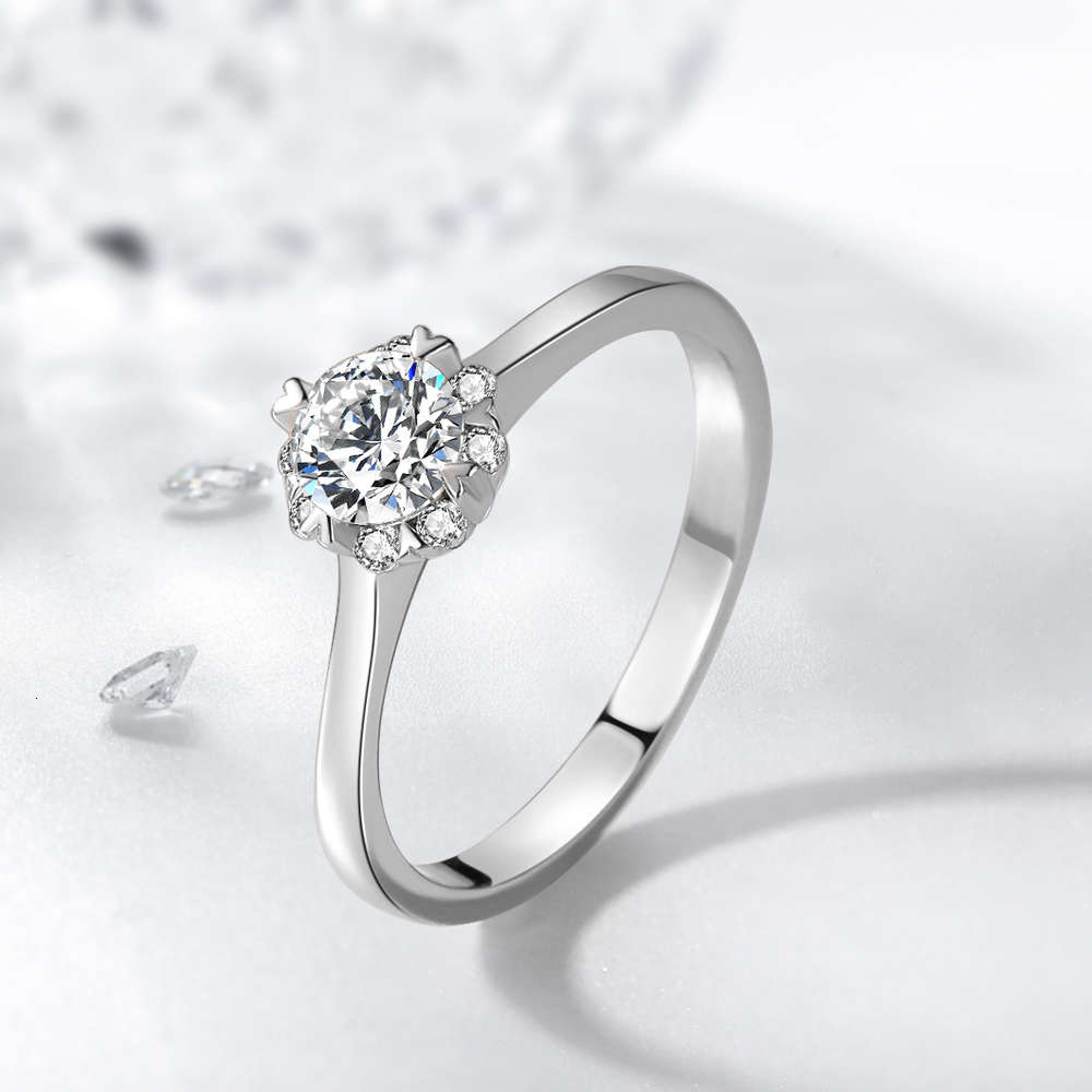Luxurys Designers Fashion Jz454 new small first flower 50 Fen simulation women's ring with high and low stone inlay
Luxurys Designers Fashion Jz454 new small first flower 50 Fen simulation women's ring with high and low stone inlay