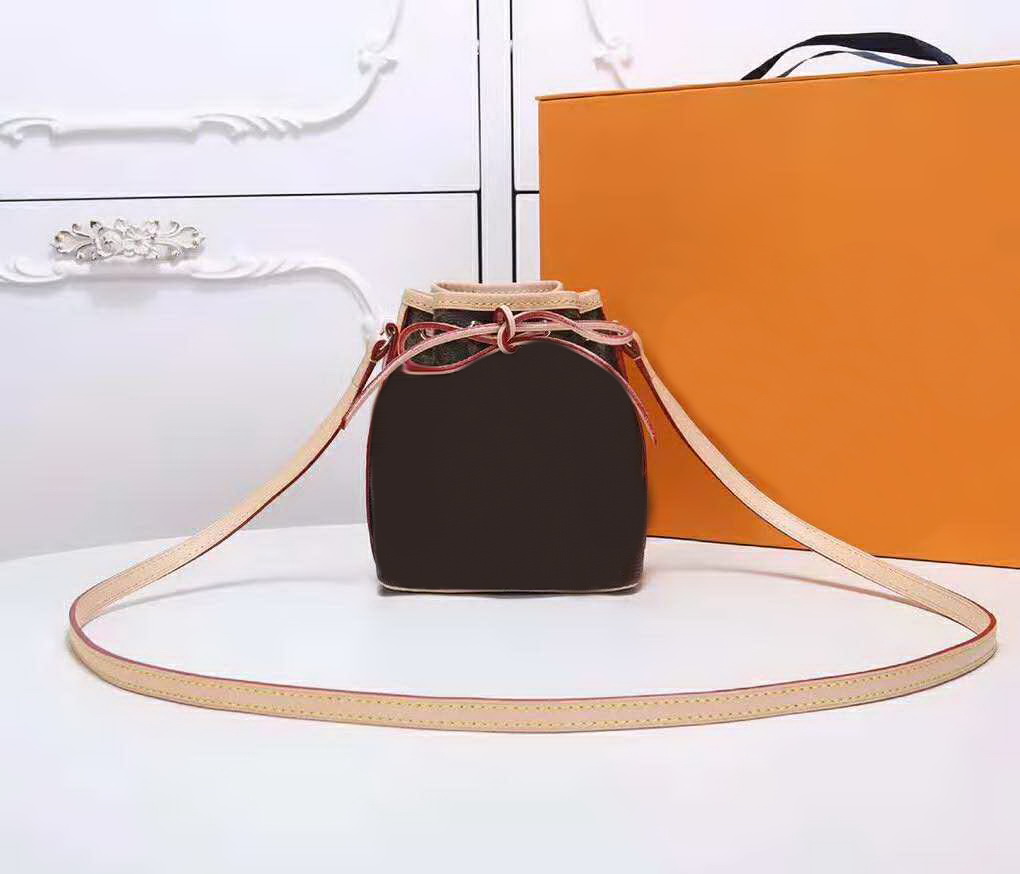 Famous Women/Men Cx… - image