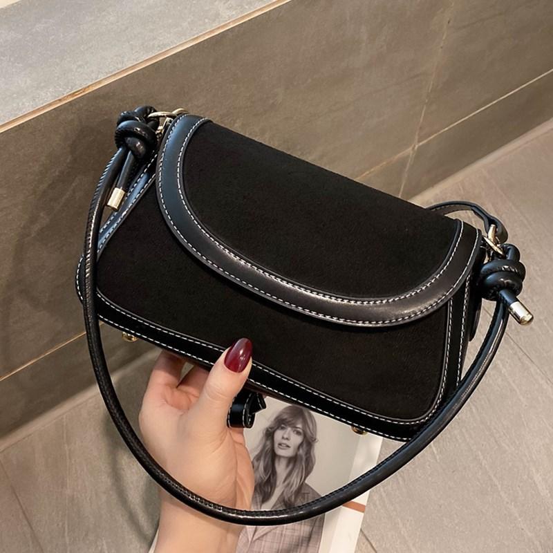 Black Matte Leather Women's Shoulder Bag Simple Small Pure Color Flap Cross Body Bags High Quality Frosted Messenger Handbag Sac
Black Matte Leather Women's Shoulder Bag Simple Small Pure Color Flap Cross Body Bags High Quality Frosted Messenger Handbag Sac