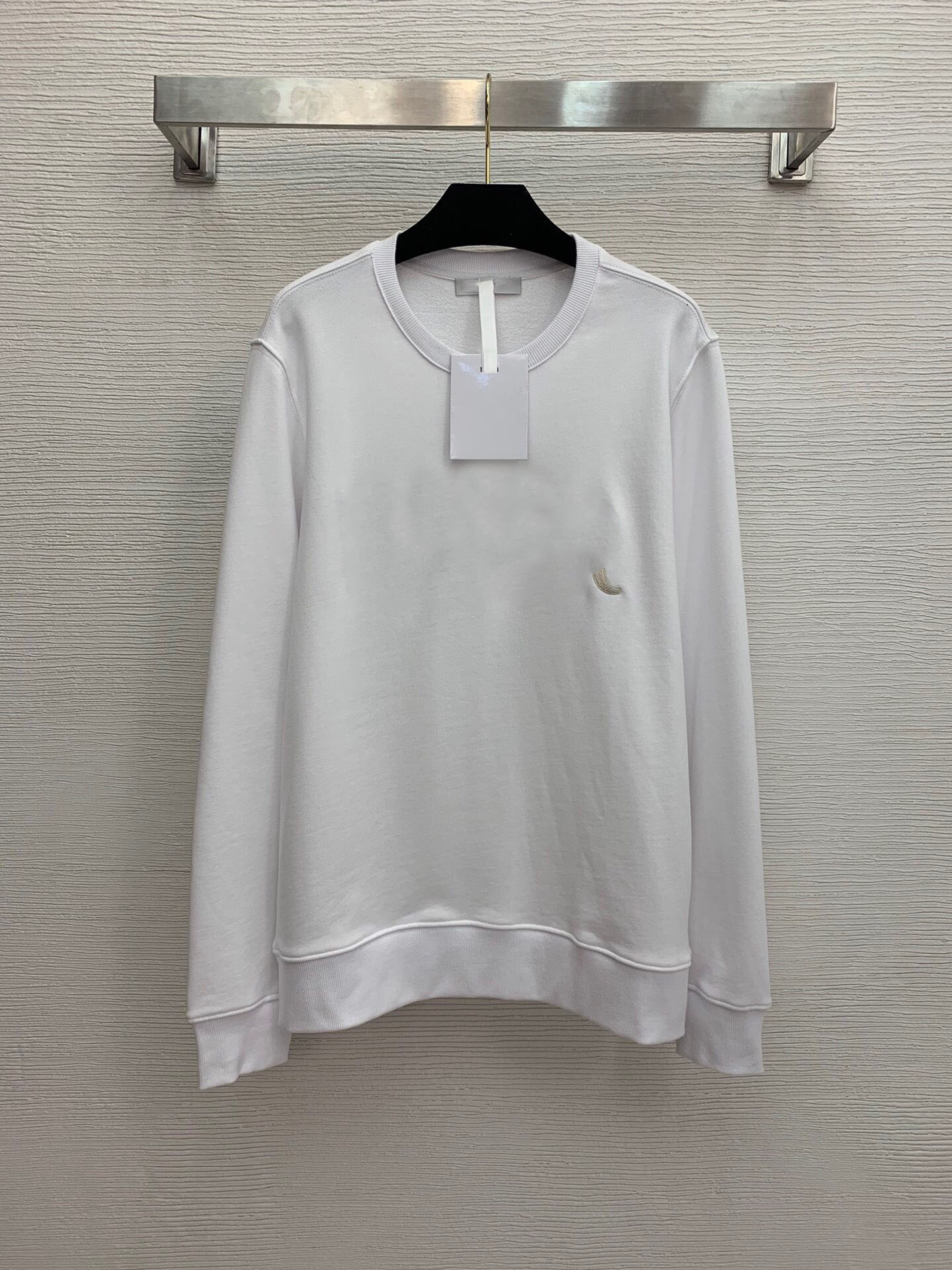 New high end men' and women' same letter pin embroidery round neck Pullover long sleeve sweater in autumn and winter 2020, White
New high end men' and women' same letter pin embroidery round neck Pullover long sleeve sweater in autumn and winter 2020, White