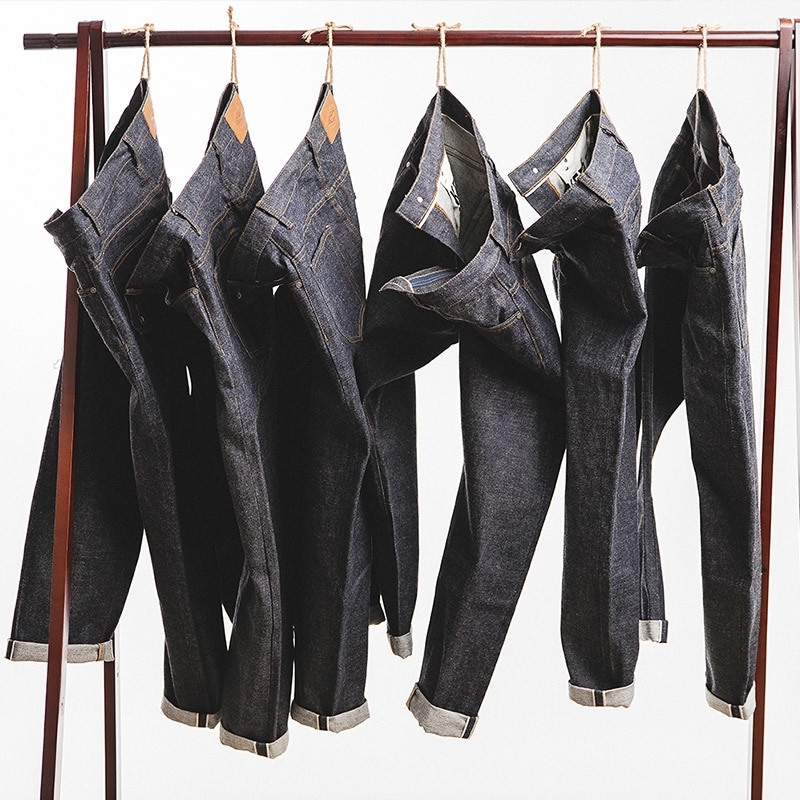 MADEN Mens 15oz Raw Selvedge Denim Jeans Regular Straight Fit Japanese Style Unwashed Jeans 201120, Model 1
MADEN Mens 15oz Raw Selvedge Denim Jeans Regular Straight Fit Japanese Style Unwashed Jeans 201120, Model 1
