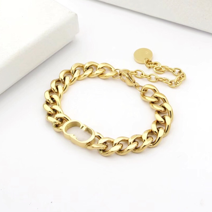 New luxury Designer jewelry mens Bracelet gold chains with Letter Rose Gold Silver earrings and Thick chains necklaces Jewelry Suits, Black
New luxury Designer jewelry mens Bracelet gold chains with Letter Rose Gold Silver earrings and Thick chains necklaces Jewelry Suits, Black