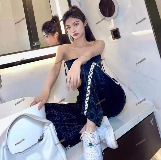 2022 High Fashion Classic Designer Women's Pants Trousers F print L0G0 comfortable and soft women's sport casual wide leg trouser, Customize
2022 High Fashion Classic Designer Women's Pants Trousers F print L0G0 comfortable and soft women's sport casual wide leg trouser, Customize