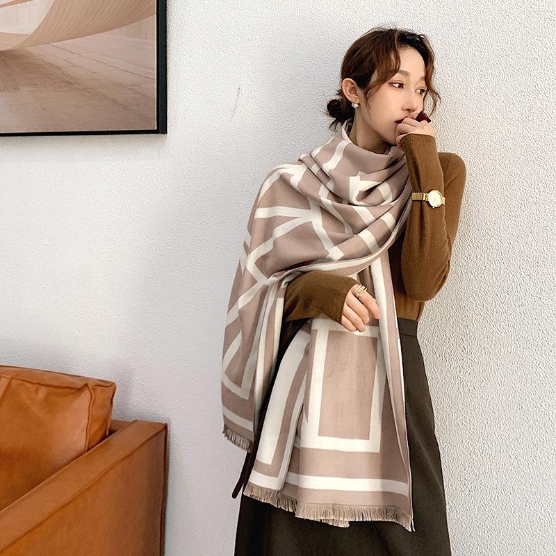2020 Fashion Thickened Cashmere two-sided scarf new style Lady Autumn wool Beach towel winter popular stripe print warmth Shawls
2020 Fashion Thickened Cashmere two-sided scarf new style Lady Autumn wool Beach towel winter popular stripe print warmth Shawls