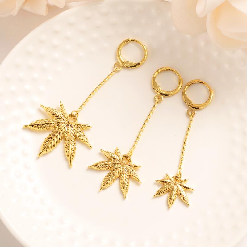 Fashion drop earrings Cannabiss Marijuan Leaf charms Vintage Accessory for Women Girls party jewelry gifts
Fashion drop earrings Cannabiss Marijuan Leaf charms Vintage Accessory for Women Girls party jewelry gifts