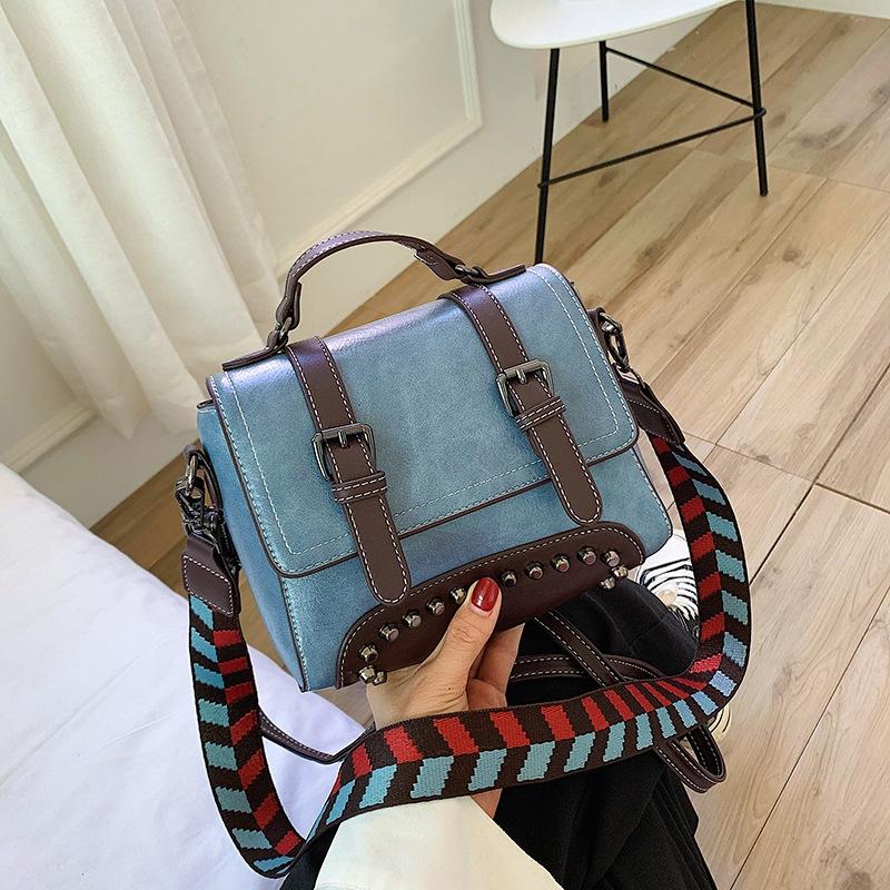 Vintage Small Flap Women Shoulder Bags Designer Handbags Luxury Wide Strap Pu Leather Lady Crossbody Bag Square Female Purses, Beige
Vintage Small Flap Women Shoulder Bags Designer Handbags Luxury Wide Strap Pu Leather Lady Crossbody Bag Square Female Purses, Beige