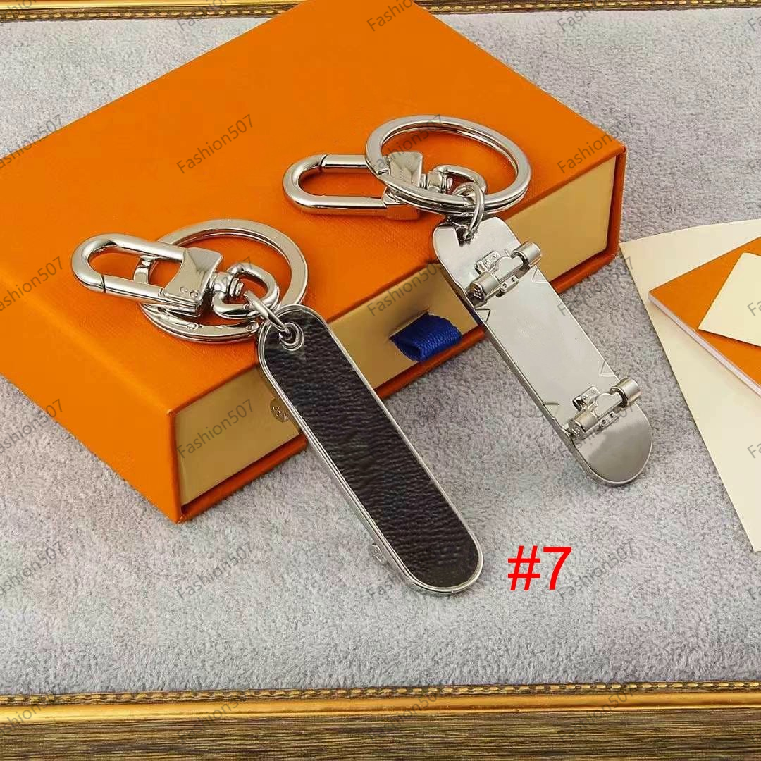 Classic Designer Keychain New Women Keychains Leather Men Key Pendant Stainless Steel High Quality gift for Friends Fashion key chian
Classic Designer Keychain New Women Keychains Leather Men Key Pendant Stainless Steel High Quality gift for Friends Fashion key chian