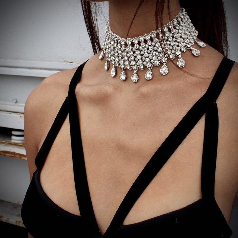 Luxury Rhinestone Water Drop Necklace Exaggerated Crystal Rhinestones Short Necklace Women Collar Jewelry Tassel Neckla
Luxury Rhinestone Water Drop Necklace Exaggerated Crystal Rhinestones Short Necklace Women Collar Jewelry Tassel Neckla