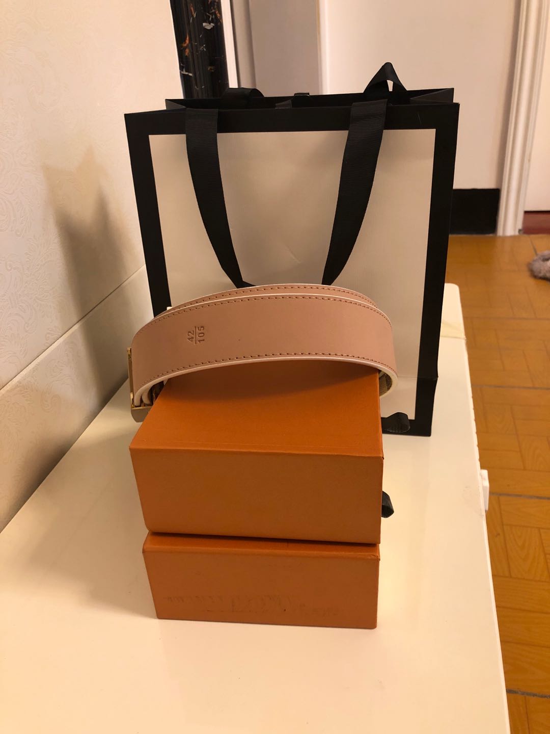 Designer belt high quality designer belts smooth buckle belt Luxury Belt Big Gold Buckle with orange box
Designer belt high quality designer belts smooth buckle belt Luxury Belt Big Gold Buckle with orange box