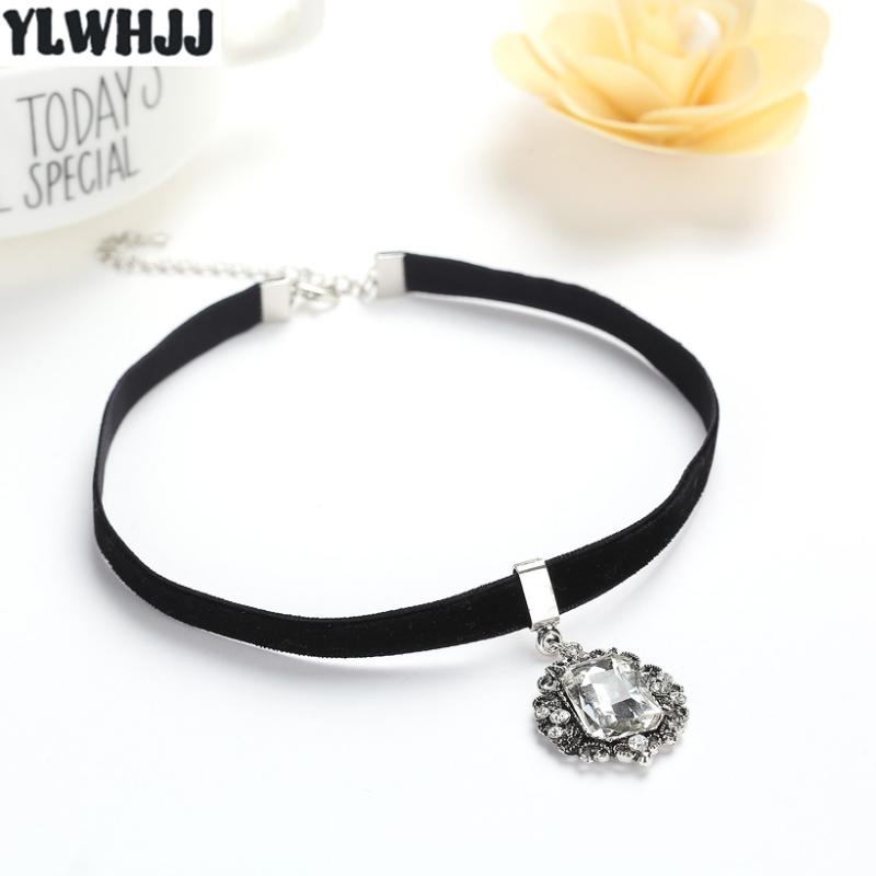 YLWHJJ new women black crystal choker necklace girl brand rhinestone velvet pendant short hot fashion statement gem jewelry
YLWHJJ new women black crystal choker necklace girl brand rhinestone velvet pendant short hot fashion statement gem jewelry