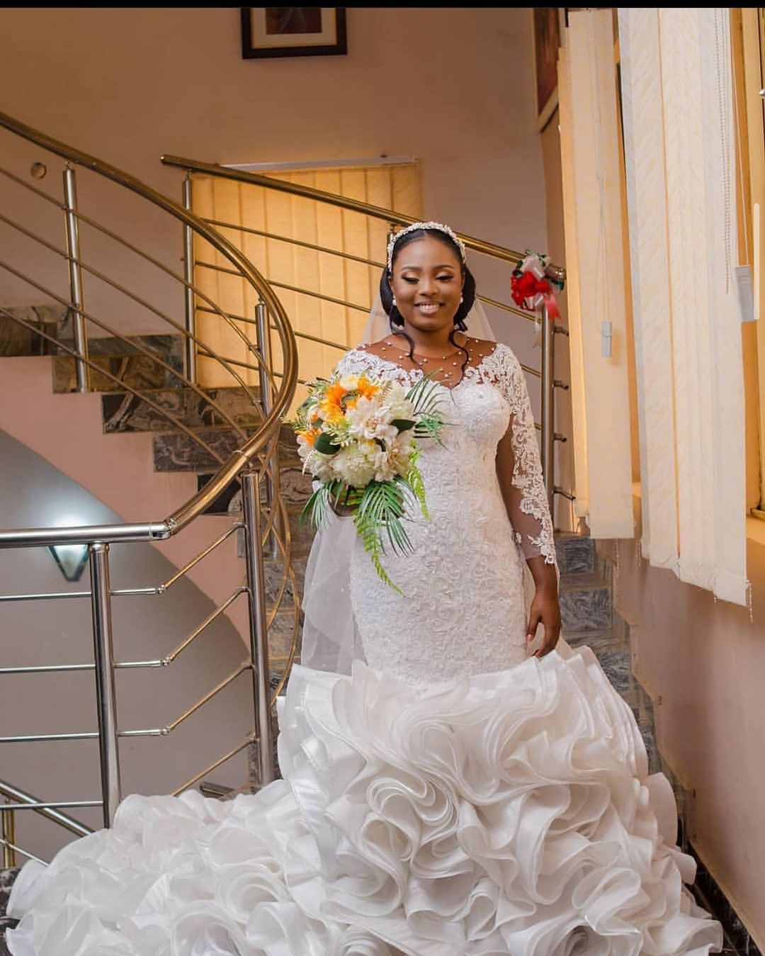 2020 Plus Size Arabic Aso Ebi Luxurious Lace Beaded Wedding Dresses Sheer Neck Crystals Bridal Dresses Mermaid Wedding Gowns ZJ2044