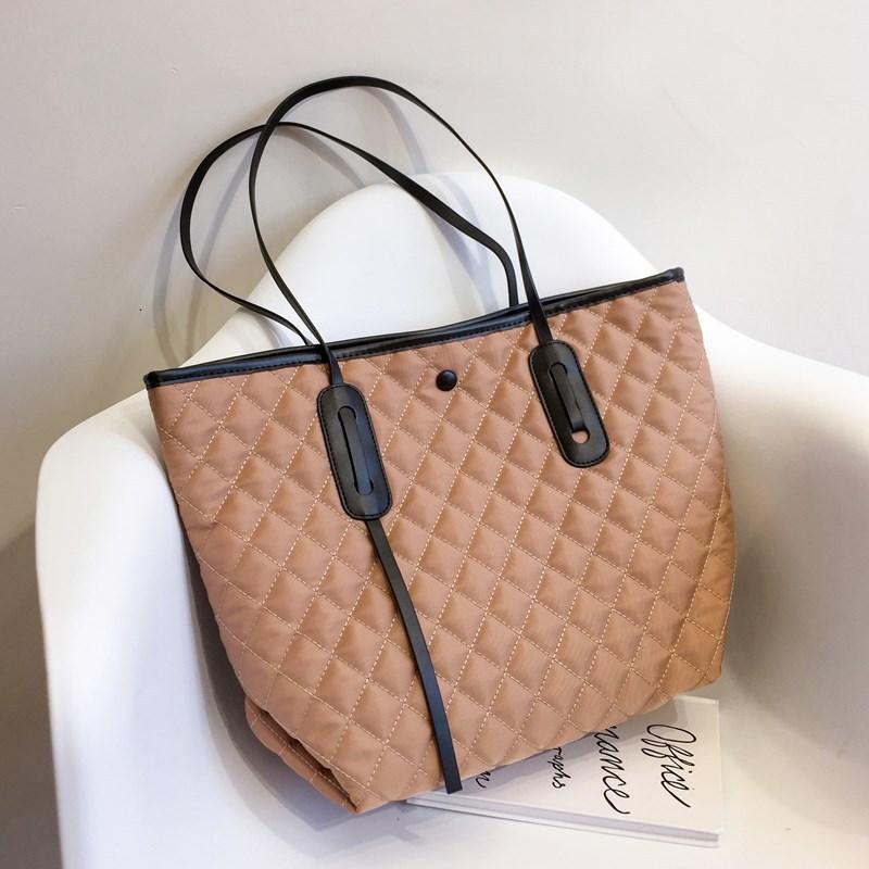Women's Lingge bag trendy fashion Korean versatile Messenger Bag Girl's one shoulder large capacity Tote, Black
Women's Lingge bag trendy fashion Korean versatile Messenger Bag Girl's one shoulder large capacity Tote, Black