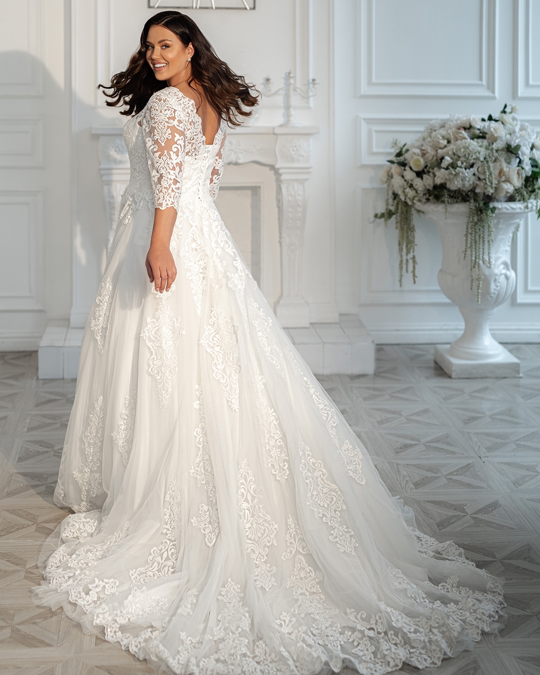 Plus Size Stylish Lace Wedding Dresses Sheer Bateau Neck A Line Long Sleeves Bridal Gowns Sweep Train Tulle Robe De Marie