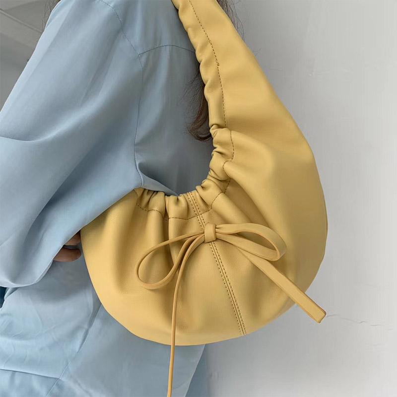 Summer women Handbag 2021 Soft tote bag Fashion ladies Shoulder Bags Solid PU leather Party Purse Women Clouds Armpit bag yellow, Black
Summer women Handbag 2021 Soft tote bag Fashion ladies Shoulder Bags Solid PU leather Party Purse Women Clouds Armpit bag yellow, Black