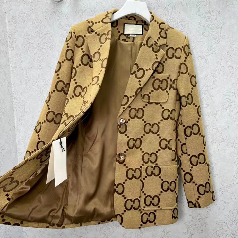 fashion women suit designer clothes blazer with full letters 2022 spring new released tops, Beige
fashion women suit designer clothes blazer with full letters 2022 spring new released tops, Beige