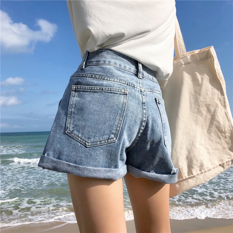Wide Leg Denim Women Summer New Bottom Crimping Women's Jeans Shorts 3 Colors Casual Loose Short Femme Hot Sale Y200822, Beige
Wide Leg Denim Women Summer New Bottom Crimping Women's Jeans Shorts 3 Colors Casual Loose Short Femme Hot Sale Y200822, Beige
