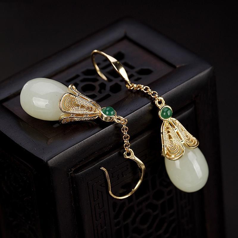 New silver inlaid Hetian Magnolia white Chalcedony earrings Chinese classical court style elegant charm women's brand jewelry
New silver inlaid Hetian Magnolia white Chalcedony earrings Chinese classical court style elegant charm women's brand jewelry