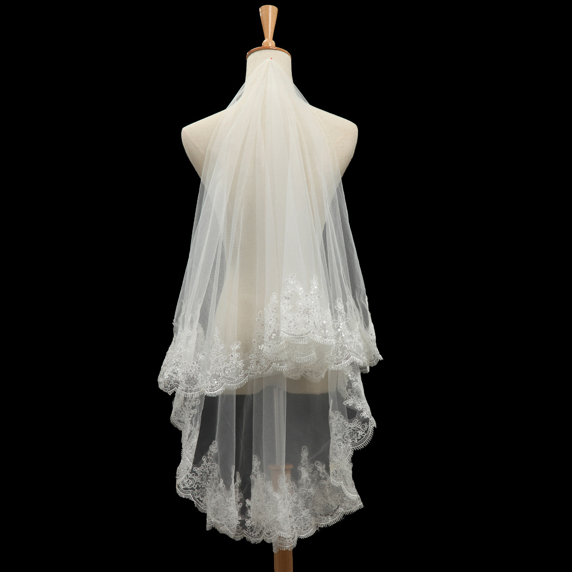 Simple White Ivory Wedding Veils One Layer Sequins Lace Appliques Short Wedding Prom Bridal Shawl Wraps Accessories with Comb