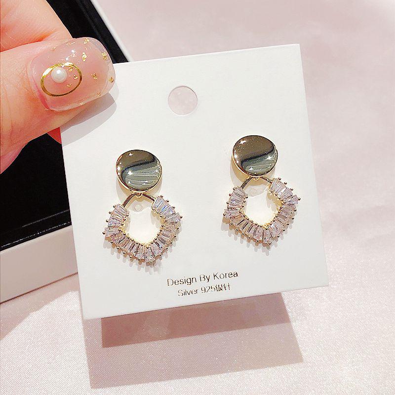 Exquisite Geometric Cubic Zircon Earrings Gold Color CZ Crystal Stone Women Earrings Party Jewelry
Exquisite Geometric Cubic Zircon Earrings Gold Color CZ Crystal Stone Women Earrings Party Jewelry