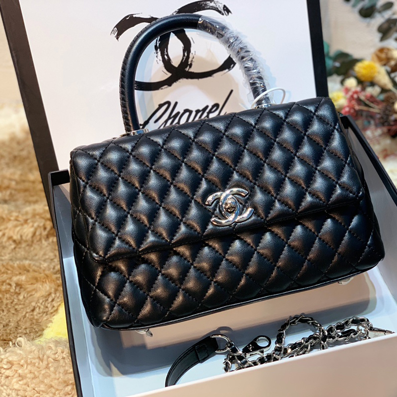 Chanel Woman Totes Bag Handbag Purse Original Box Leather High Quality Chain Strap Shoulder Bags Dust Bag 25cm, White
Chanel Woman Totes Bag Handbag Purse Original Box Leather High Quality Chain Strap Shoulder Bags Dust Bag 25cm, White