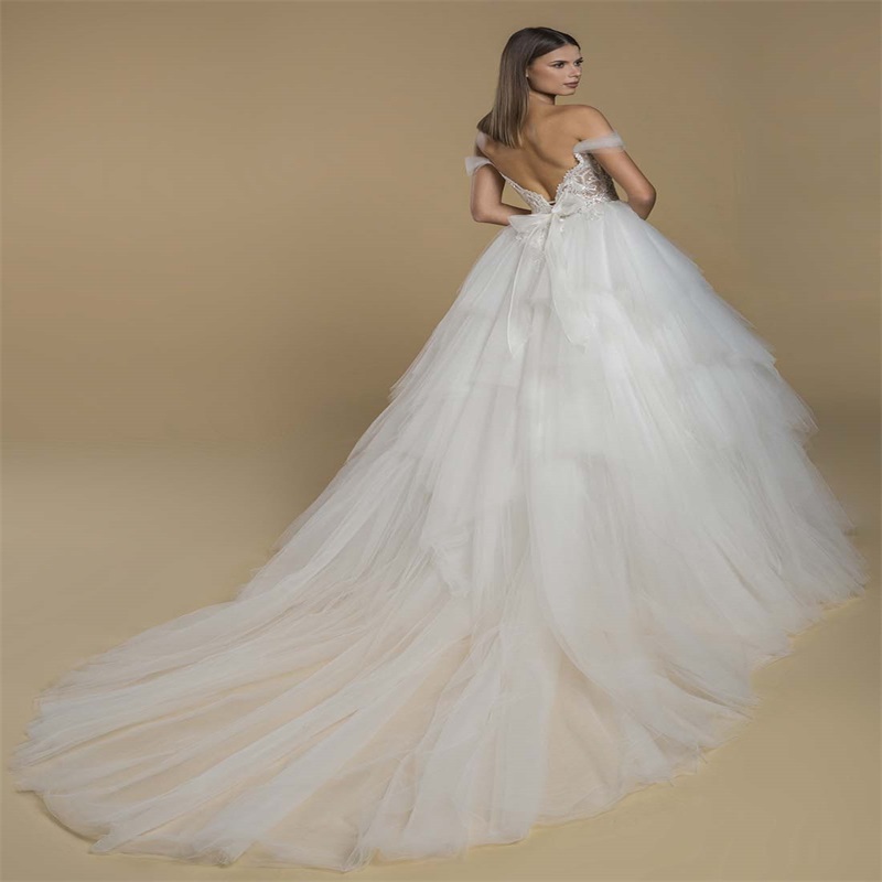 Beach Chic Wedding Dresses Sexy Backless A Line Off Shoulder Lace Appliqued Country Bridal Gowns Tiered Tulle Custom Made Robes De Mariée