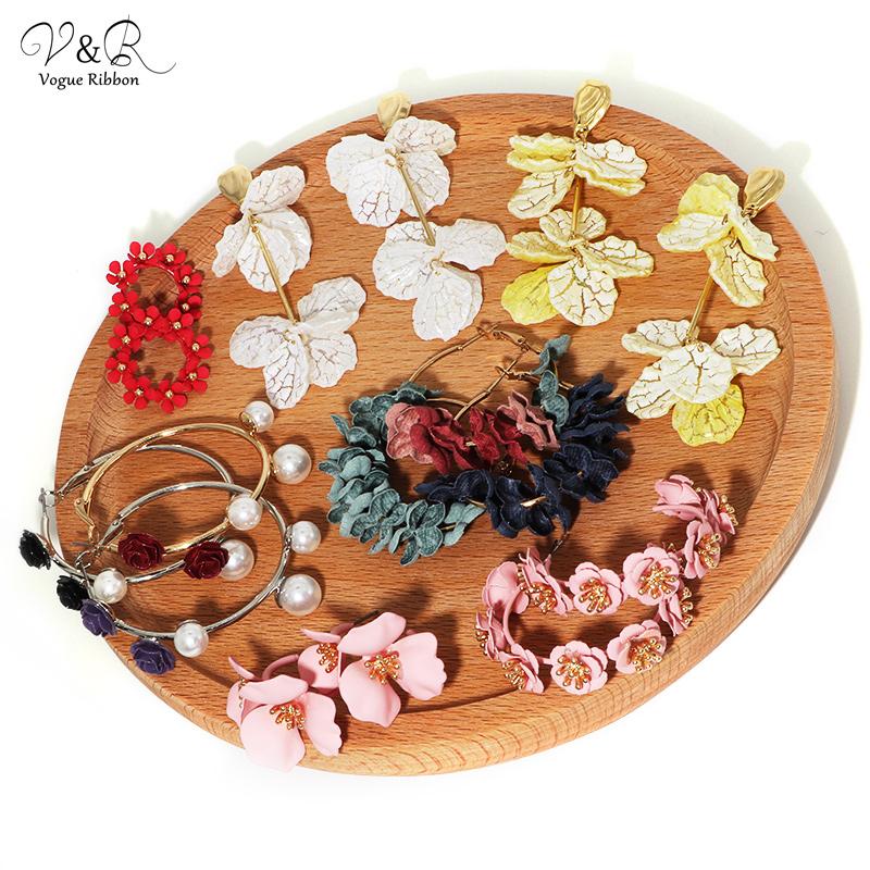 2020 New Trendy Hoop Earrings For Women Gold Hoops Flower Earrings Bohemian Vocation Style Textitile Flower Hoop Earring Circle
2020 New Trendy Hoop Earrings For Women Gold Hoops Flower Earrings Bohemian Vocation Style Textitile Flower Hoop Earring Circle