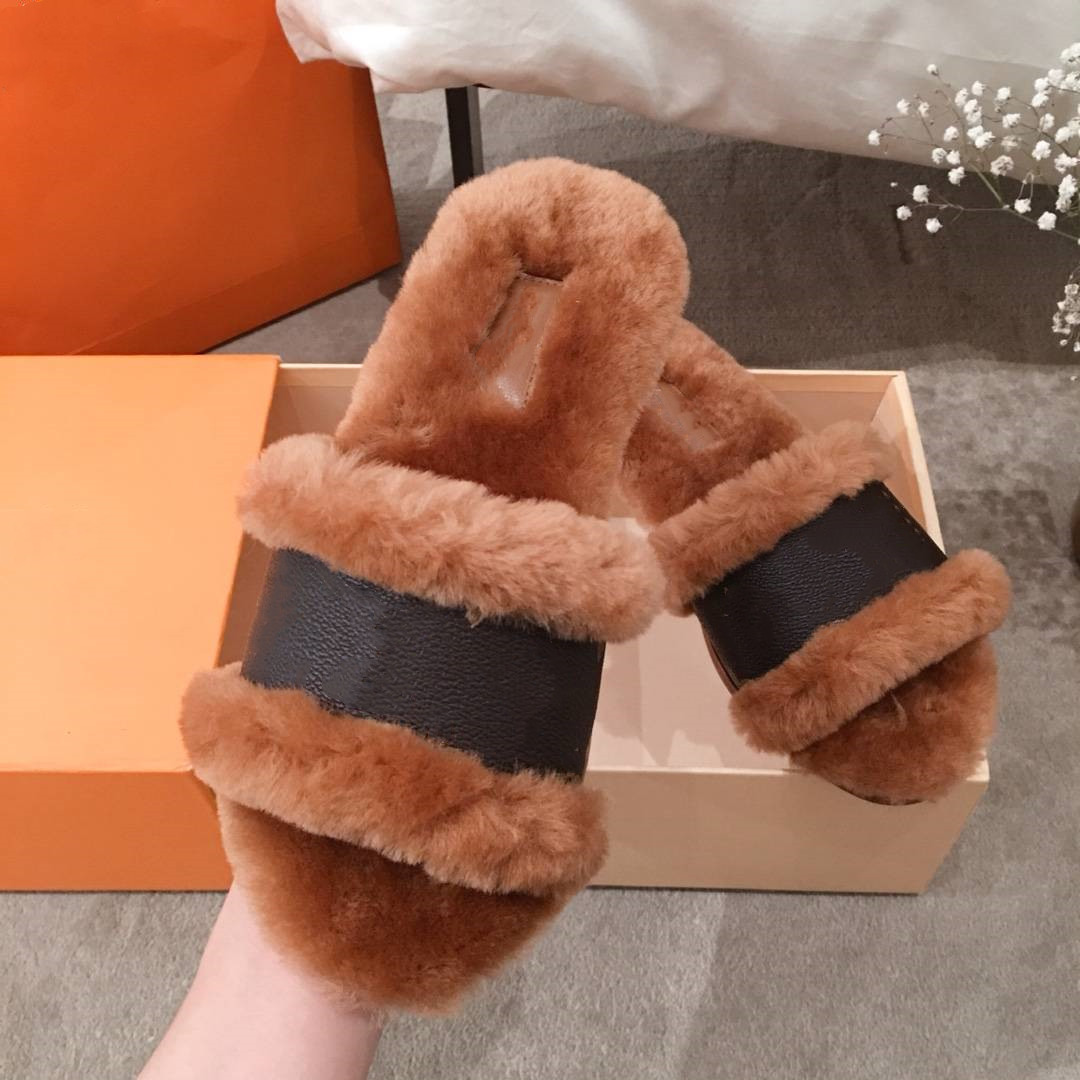 2020 Lady Mink fur Lock IT Flat Mule Slipper Cognac Brown Patent Monogrammed Canvas Slides Sandals Winter Booties Women Home Dreamy Slippers, Socks
2020 Lady Mink fur Lock IT Flat Mule Slipper Cognac Brown Patent Monogrammed Canvas Slides Sandals Winter Booties Women Home Dreamy Slippers, Socks