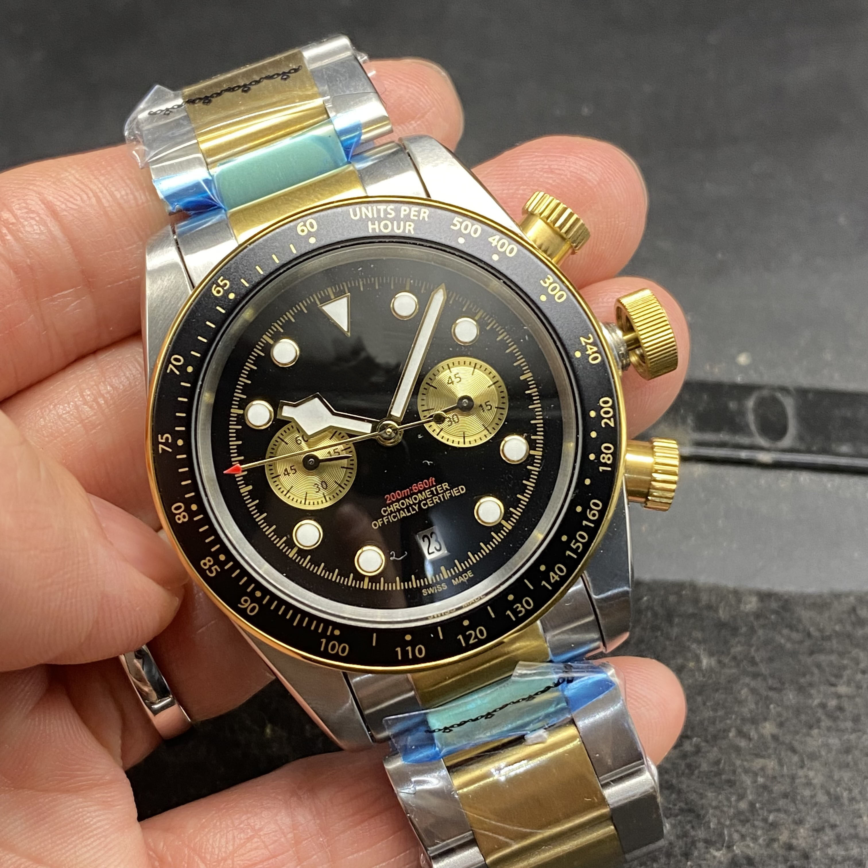 waterproof stainless steel automatic mens watches Silver and gold 41mm Independent factory production. Strict quality. Waterproof. Premium waterproof watchs, 01
waterproof stainless steel automatic mens watches Silver and gold 41mm Independent factory production. Strict quality. Waterproof. Premium waterproof watchs, 01