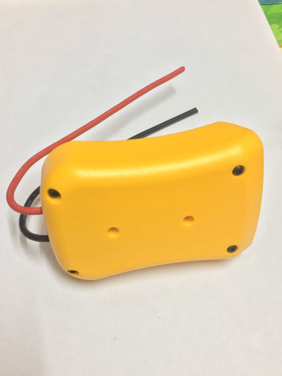 HL DIY adapter for Dewalt 20V max li-ion battery convert to 2wirings output
HL DIY adapter for Dewalt 20V max li-ion battery convert to 2wirings output