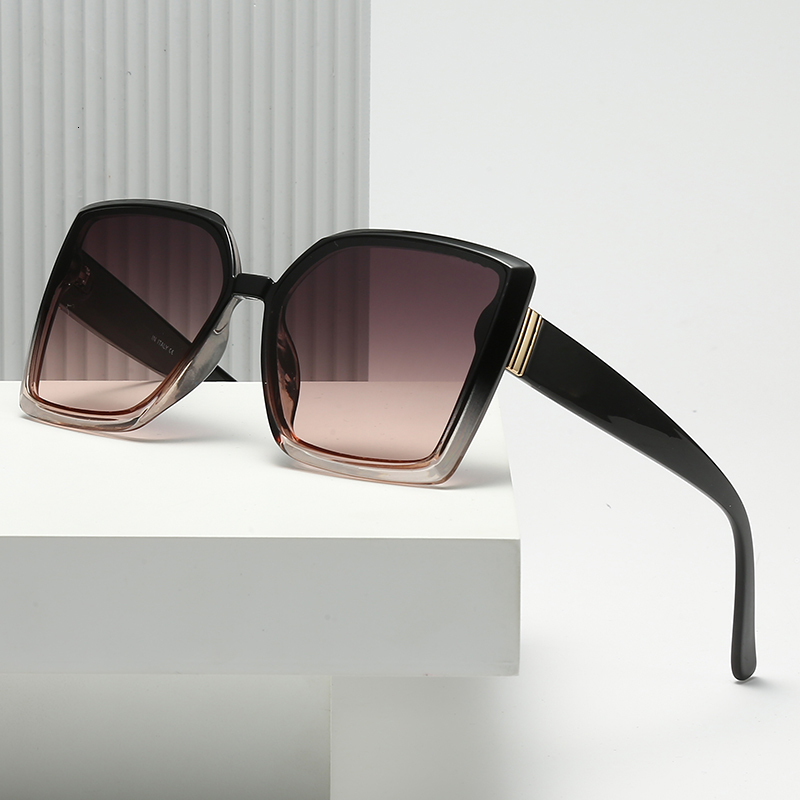 2021 New Oversee Basic Square Frame of Women in the Vintage Big Picture Sunglasses Mark Black Luxury Shades Fashion Sun Gaffes Uwa6
2021 New Oversee Basic Square Frame of Women in the Vintage Big Picture Sunglasses Mark Black Luxury Shades Fashion Sun Gaffes Uwa6