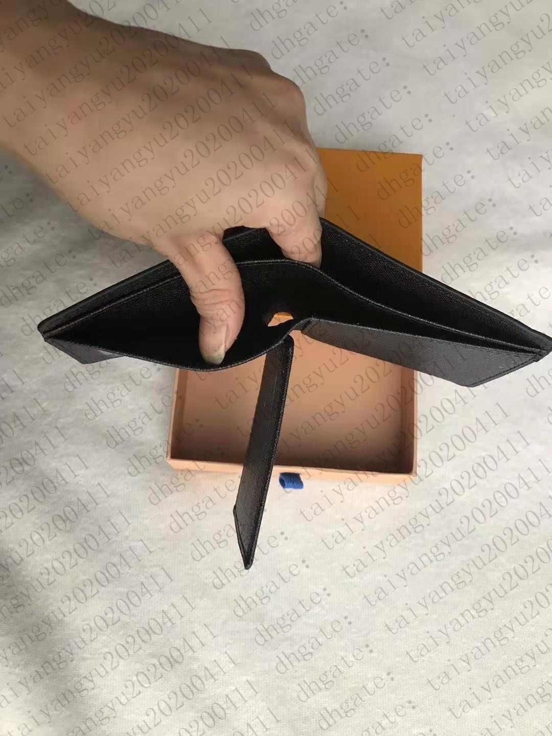 Short Folding Wallet Classic Business Wallets Luxury Package Clutch Handbag Coin Purse Tote Card Bags
Short Folding Wallet Classic Business Wallets Luxury Package Clutch Handbag Coin Purse Tote Card Bags