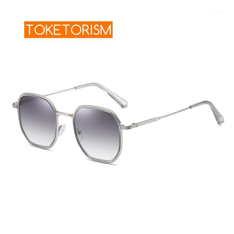 Toketorism fashion woman sunglasses square metal frame male sun glasses Gradient uv400 lenses trendy shades1
Toketorism fashion woman sunglasses square metal frame male sun glasses Gradient uv400 lenses trendy shades1