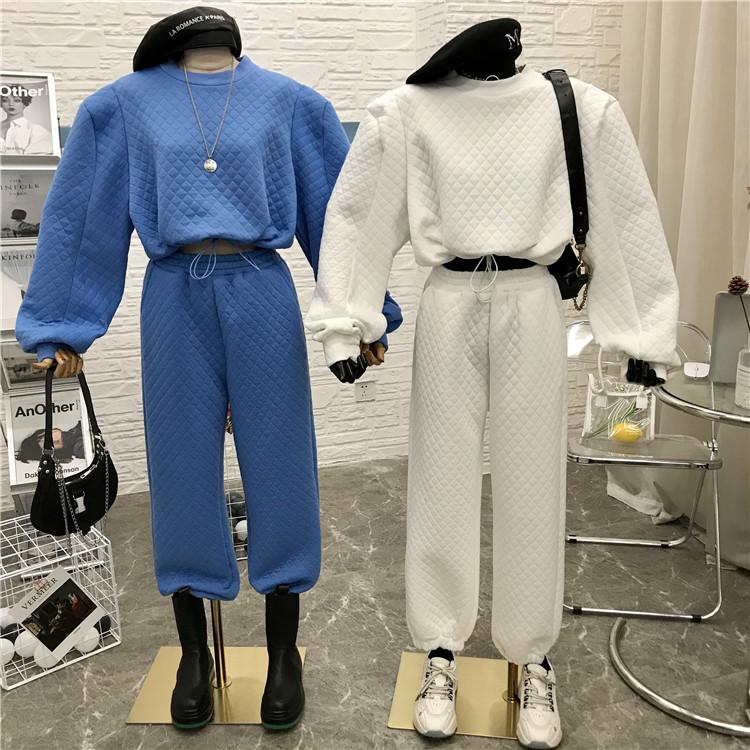 2020 winter new style drawstring short rhombic sweater coat with high waist casual pants fashion two-piece trend, White
2020 winter new style drawstring short rhombic sweater coat with high waist casual pants fashion two-piece trend, White