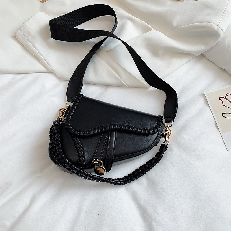 2020 New Fashion Saddle Women Bag One Shoulder Handle Trend Casual Hasp Zipper PU Material Polyester Inside Lock Ornament Bag, Black
2020 New Fashion Saddle Women Bag One Shoulder Handle Trend Casual Hasp Zipper PU Material Polyester Inside Lock Ornament Bag, Black