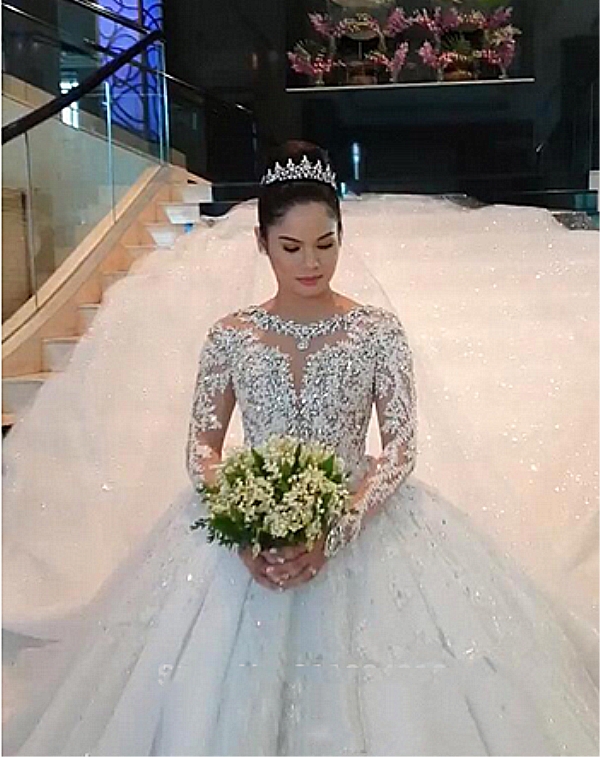 Luxury Crystals Wedding Dress 2022 Sparkly Beads Lace Long Sleeve Chapel Train Ball Gown Wedding Dresses Bridal Gowns Vestido de Noiva