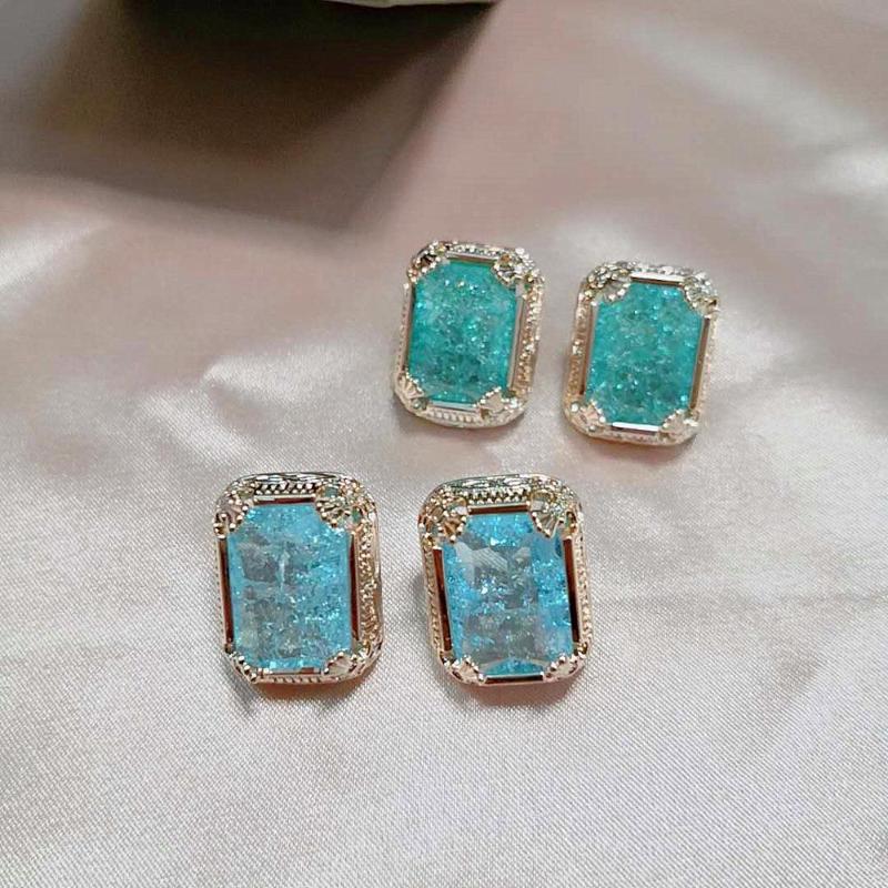 XIUMEIYIZU Big Stone Zircon Stud Earrings Brass Wrap with Gold Plating Fashion Earring Wedding Luxury Jewelry for Women Gift
XIUMEIYIZU Big Stone Zircon Stud Earrings Brass Wrap with Gold Plating Fashion Earring Wedding Luxury Jewelry for Women Gift