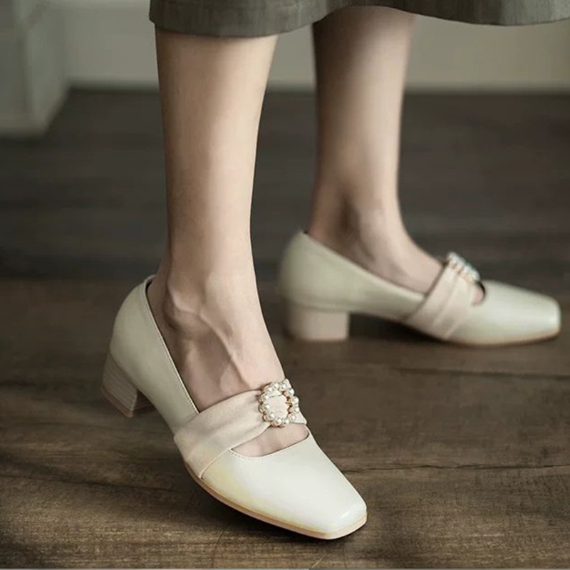 2021 New Women's Pumps Chuncky Heels Ladies Pu Leather Pearls Shallow Shoes Waterproof Slip on Comfort Causal Footwear Woman Xjcu, Beige
2021 New Women's Pumps Chuncky Heels Ladies Pu Leather Pearls Shallow Shoes Waterproof Slip on Comfort Causal Footwear Woman Xjcu, Beige
