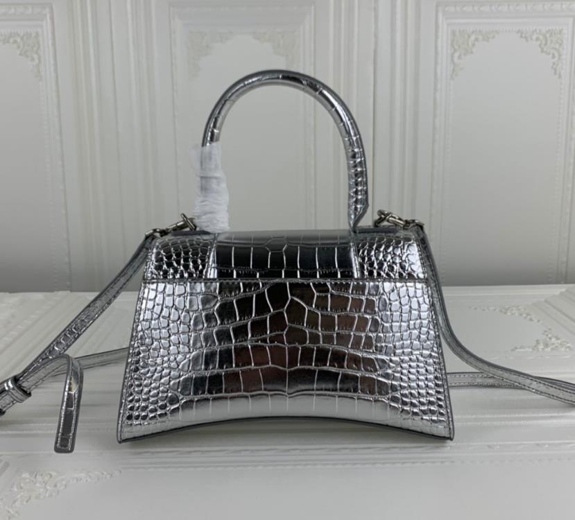 Fashion woman Handbag Crocodile print Shoulder bags black leather High Quality flap bag strap Messenger, Fuchsia
Fashion woman Handbag Crocodile print Shoulder bags black leather High Quality flap bag strap Messenger, Fuchsia