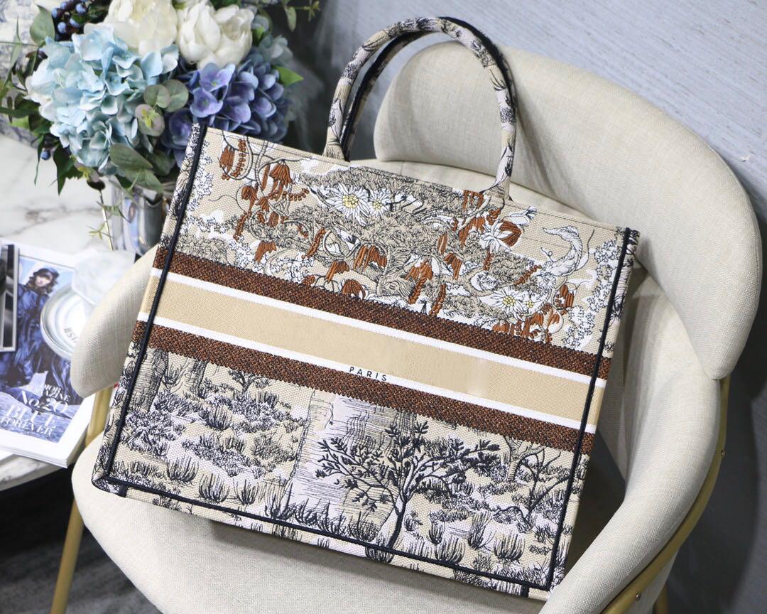 Customizable name top quality Classic Colorful Book Totes bag Designer handbag embroidered bag large capacity Travel Canvas shopping bags, 41.5cm custom name
Customizable name top quality Classic Colorful Book Totes bag Designer handbag embroidered bag large capacity Travel Canvas shopping bags, 41.5cm custom name