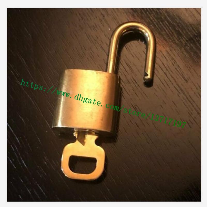 5 Pieces Top Quality Bag Accessories Charm Padlock Brass Gold 1 LOCK 2 KEY Set For speaedy allma keeppall Duffle Suitcase Luggage Necklace S, Black
5 Pieces Top Quality Bag Accessories Charm Padlock Brass Gold 1 LOCK 2 KEY Set For speaedy allma keeppall Duffle Suitcase Luggage Necklace S, Black