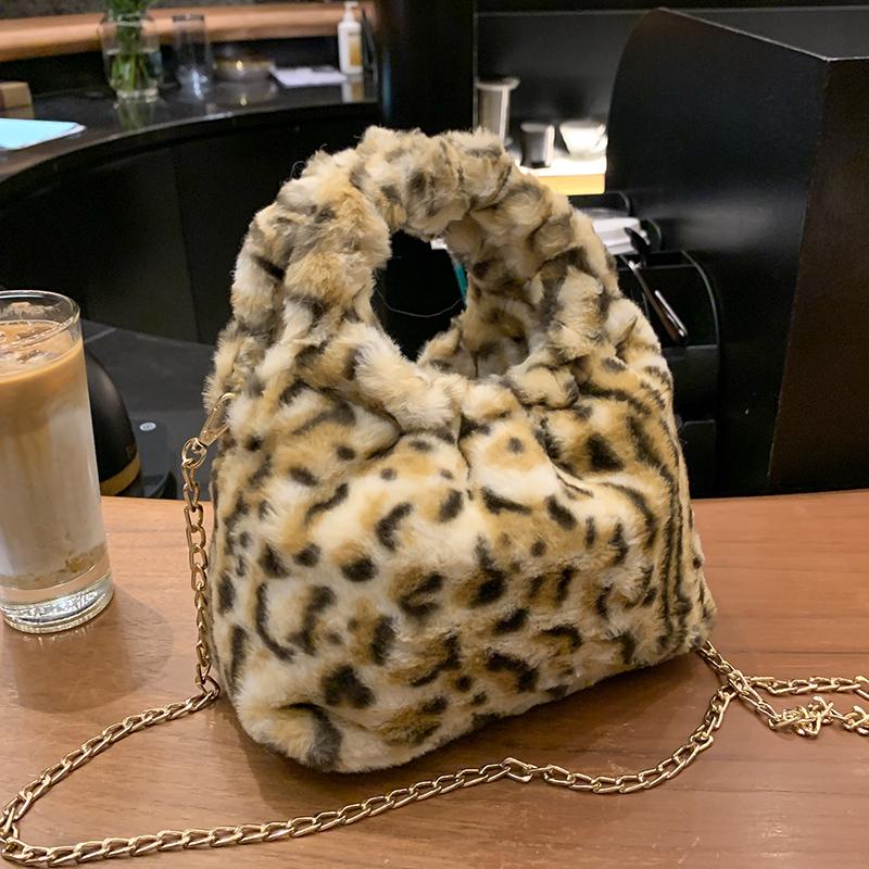Sexy Leopard Small Tote bag 2021 Winter New High-quality Soft Plush Women's Designer Handbag Chain Shoulder Messenger Bag, Brown
Sexy Leopard Small Tote bag 2021 Winter New High-quality Soft Plush Women's Designer Handbag Chain Shoulder Messenger Bag, Brown