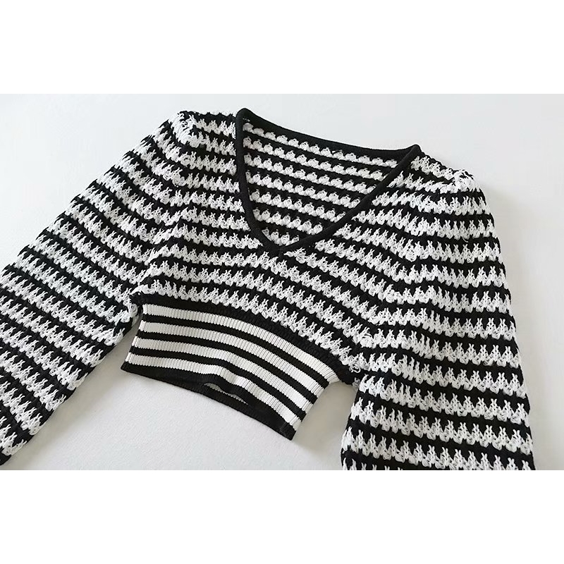 EWQ Autumn Santa Sweater Contrast Stripes Thin Section Vneck Longsleeved Short Top European Trend Ladies Pullover Knit 201017