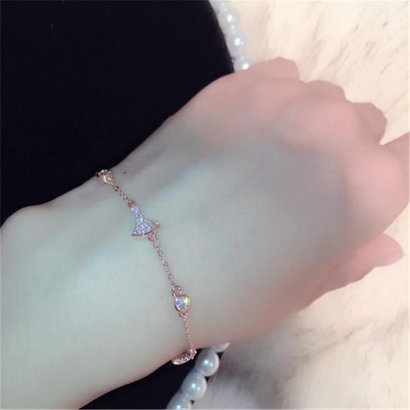 Charmwin New Fashion Charm Bracelets For Women Bracelets Rose Gold And Silver Color Rhinestone Link Chain Jewelry1
Charmwin New Fashion Charm Bracelets For Women Bracelets Rose Gold And Silver Color Rhinestone Link Chain Jewelry1
