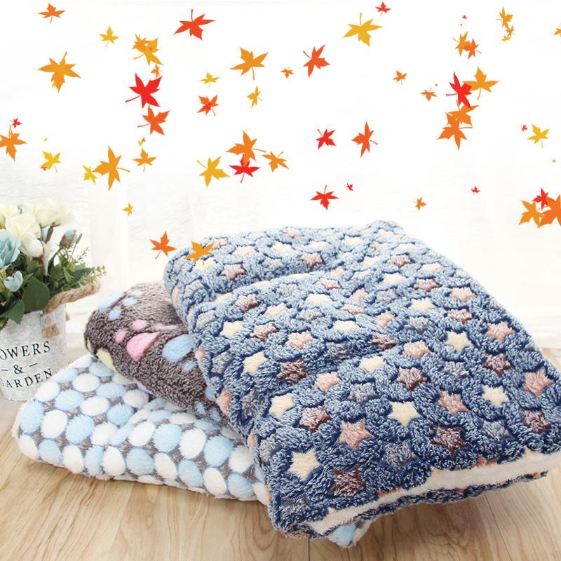 Lamb Velvet Pet Cushion Soft Flannel Thickened Autumn And Winter Warm Cats Dogs Universal Double-sided Non-slip Cushion Blanket, Gray bear
Lamb Velvet Pet Cushion Soft Flannel Thickened Autumn And Winter Warm Cats Dogs Universal Double-sided Non-slip Cushion Blanket, Gray bear