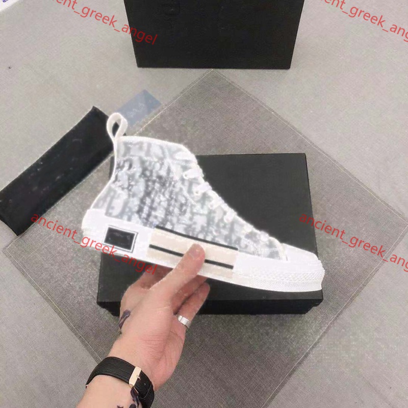 Design high-top sneakers with stylish design classic print zimu men's and women's basketball shoes skateboard shoes size 35-46
Design high-top sneakers with stylish design classic print zimu men's and women's basketball shoes skateboard shoes size 35-46