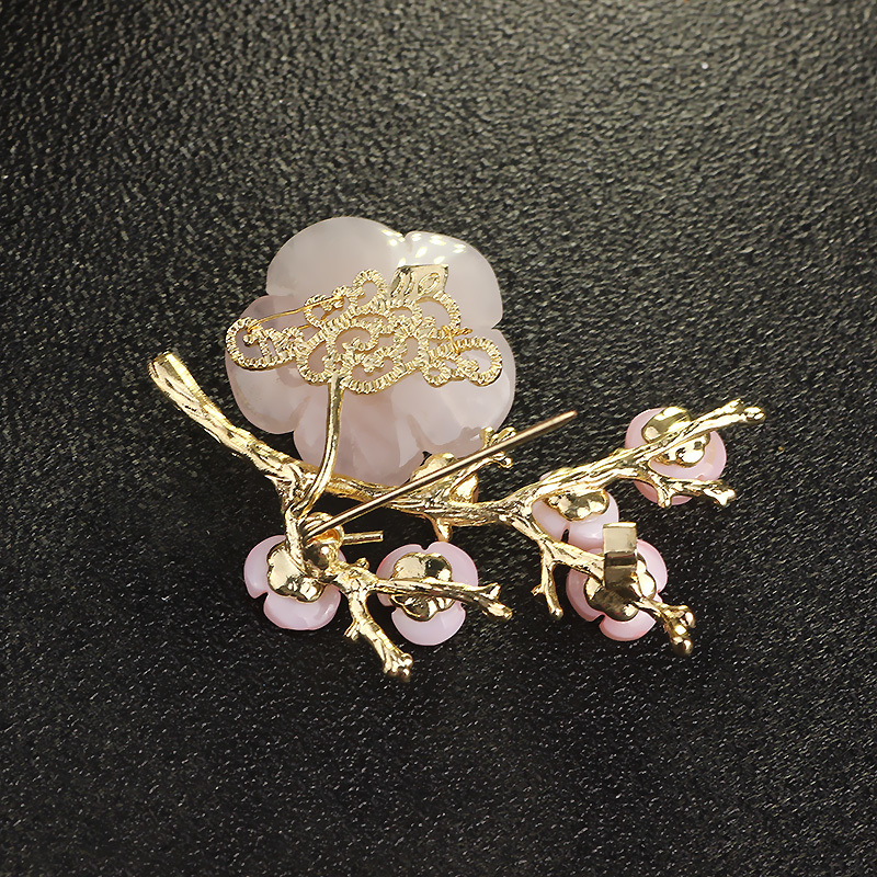 FARLENA Natural Crystal stone Plum blossom Corsage hijab pins Elegant Freshwater Pearl Brooches for Women Clothing Accessories 201009