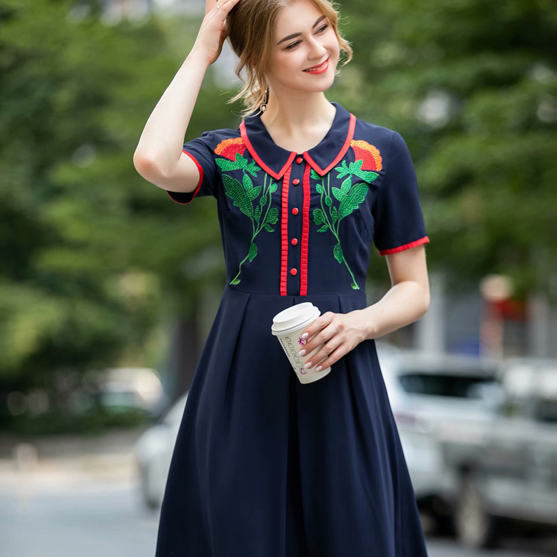 Retro-embroidered Flower Track Sequins Elegant Seam Fine Temperament Dress Plied with Women New High Quality Clothes 7097, Navy blue.
Retro-embroidered Flower Track Sequins Elegant Seam Fine Temperament Dress Plied with Women New High Quality Clothes 7097, Navy blue.