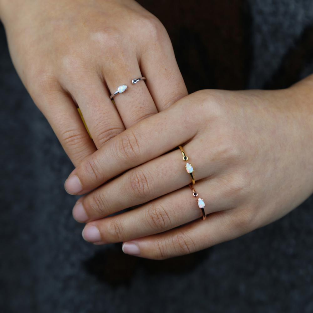 2024 Gold Color Tear Drop White Fire Opal Cz Open Finger Ring Minimal Delicate Fashion Elegant Girl Women Small Tiny Adjusted Rings