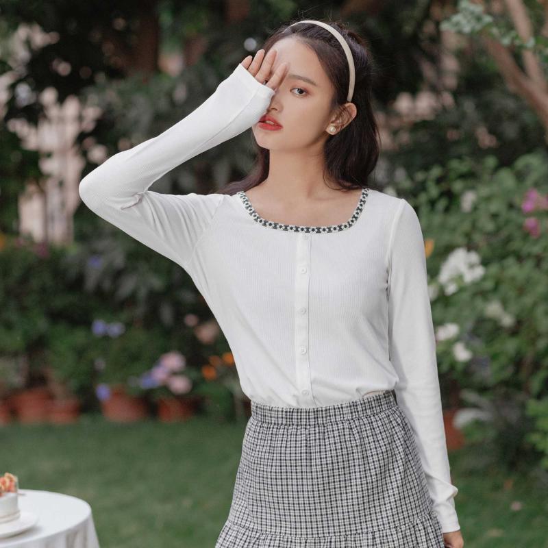 INMAN 2021 Spring New Arrival Retro Art Embroidered Square Collar Pullover Long Sleeve Women' T-shirt, Beige