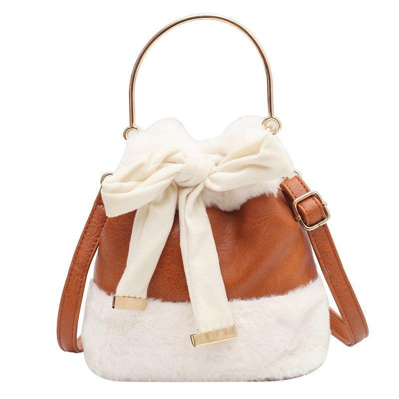 Hairy Bag Women 2021 New Fashion Women's Messenger Bucket Bag Fashion Wild One-shoulder Plush Large Capacity Women's Handbag
Hairy Bag Women 2021 New Fashion Women's Messenger Bucket Bag Fashion Wild One-shoulder Plush Large Capacity Women's Handbag